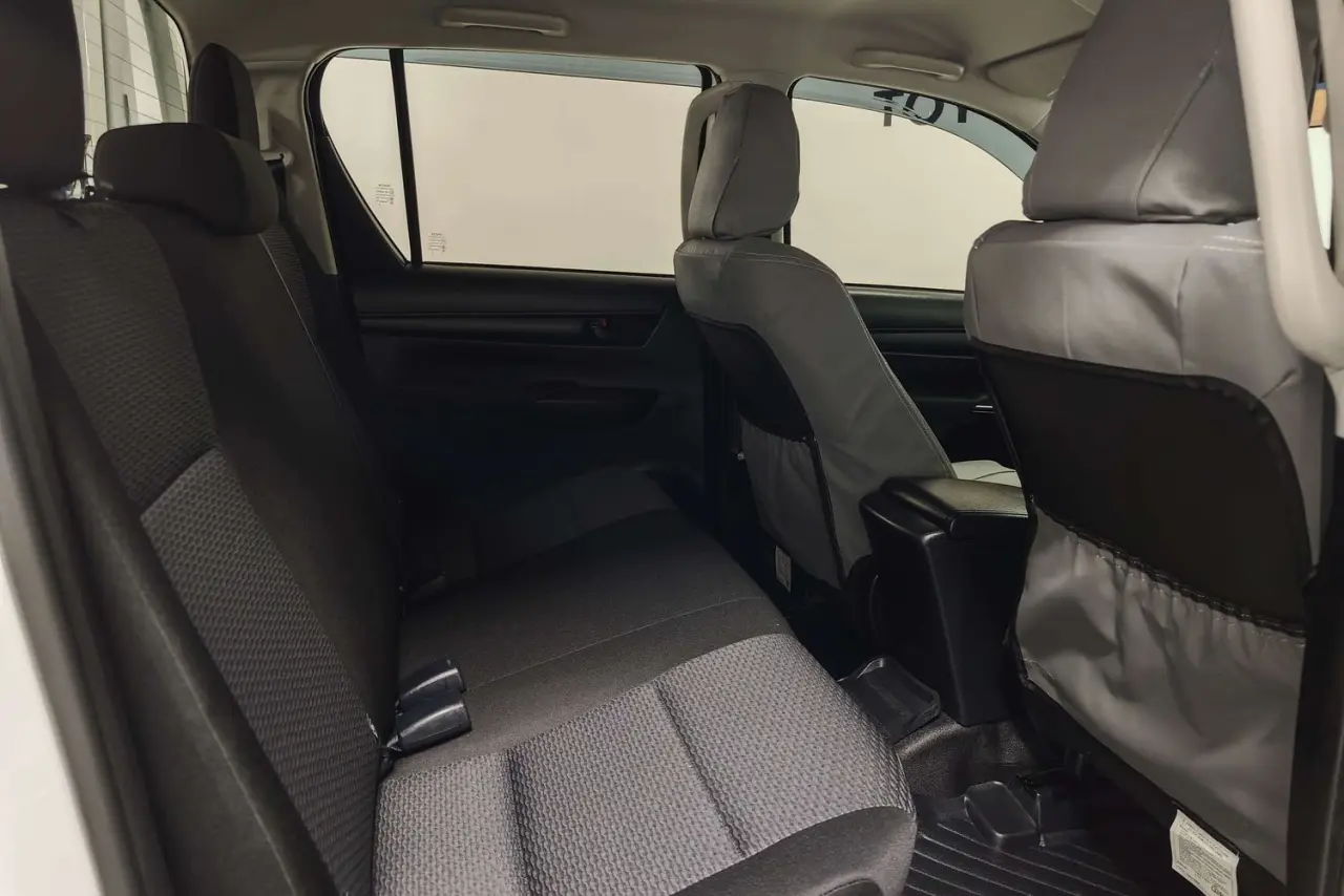 2024 Toyota Hilux Gallery Image 11