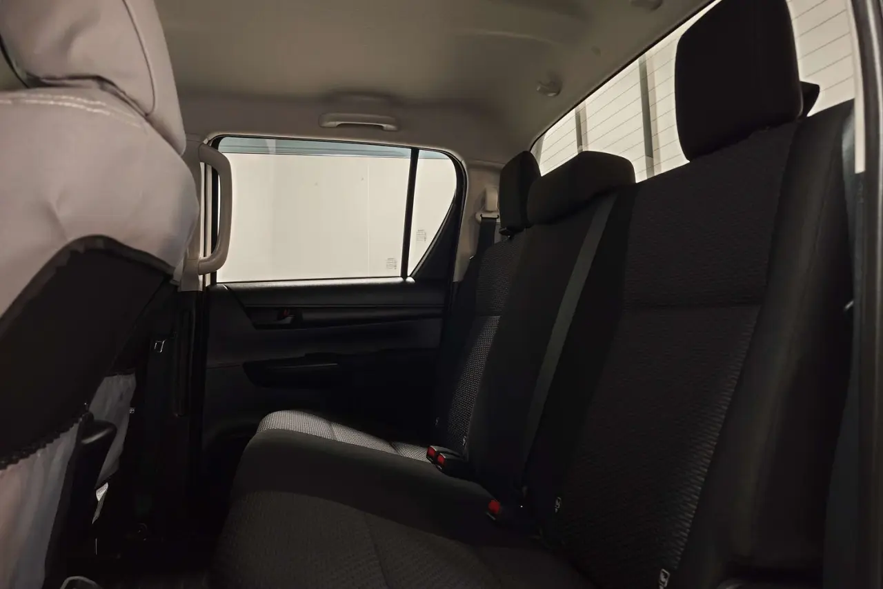 2024 Toyota Hilux Gallery Image 13