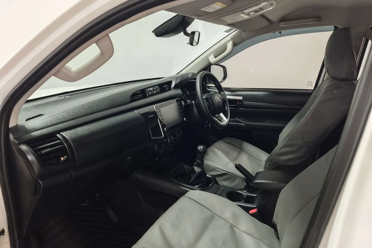 2024 Toyota Hilux Gallery Image 15