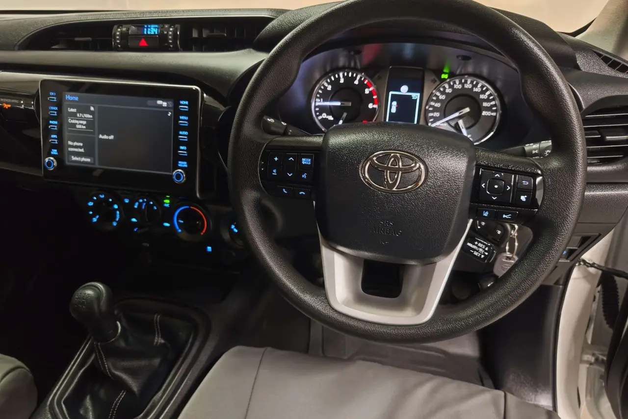 2024 Toyota Hilux Gallery Image 16