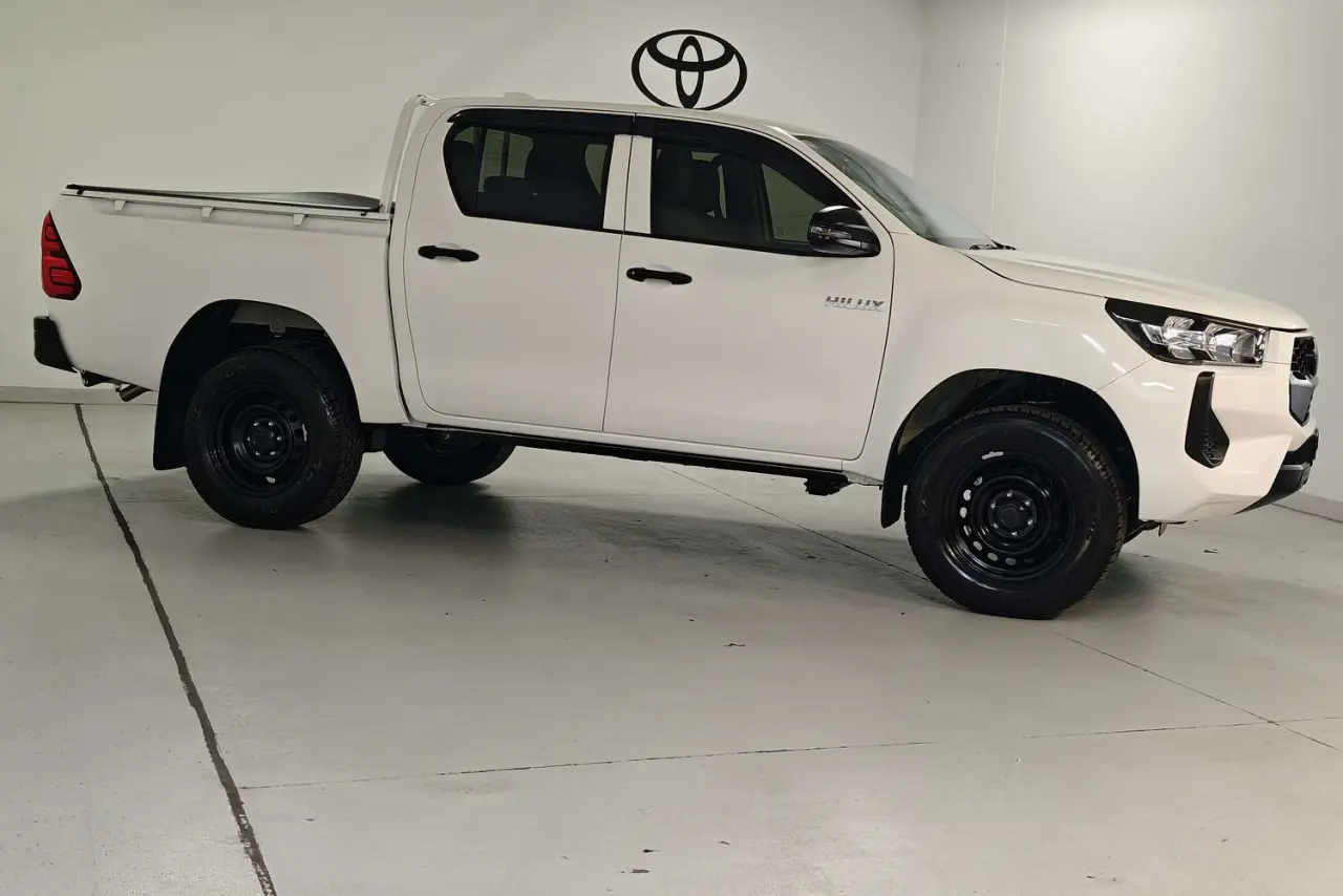 2024 Toyota Hilux Gallery Image 4