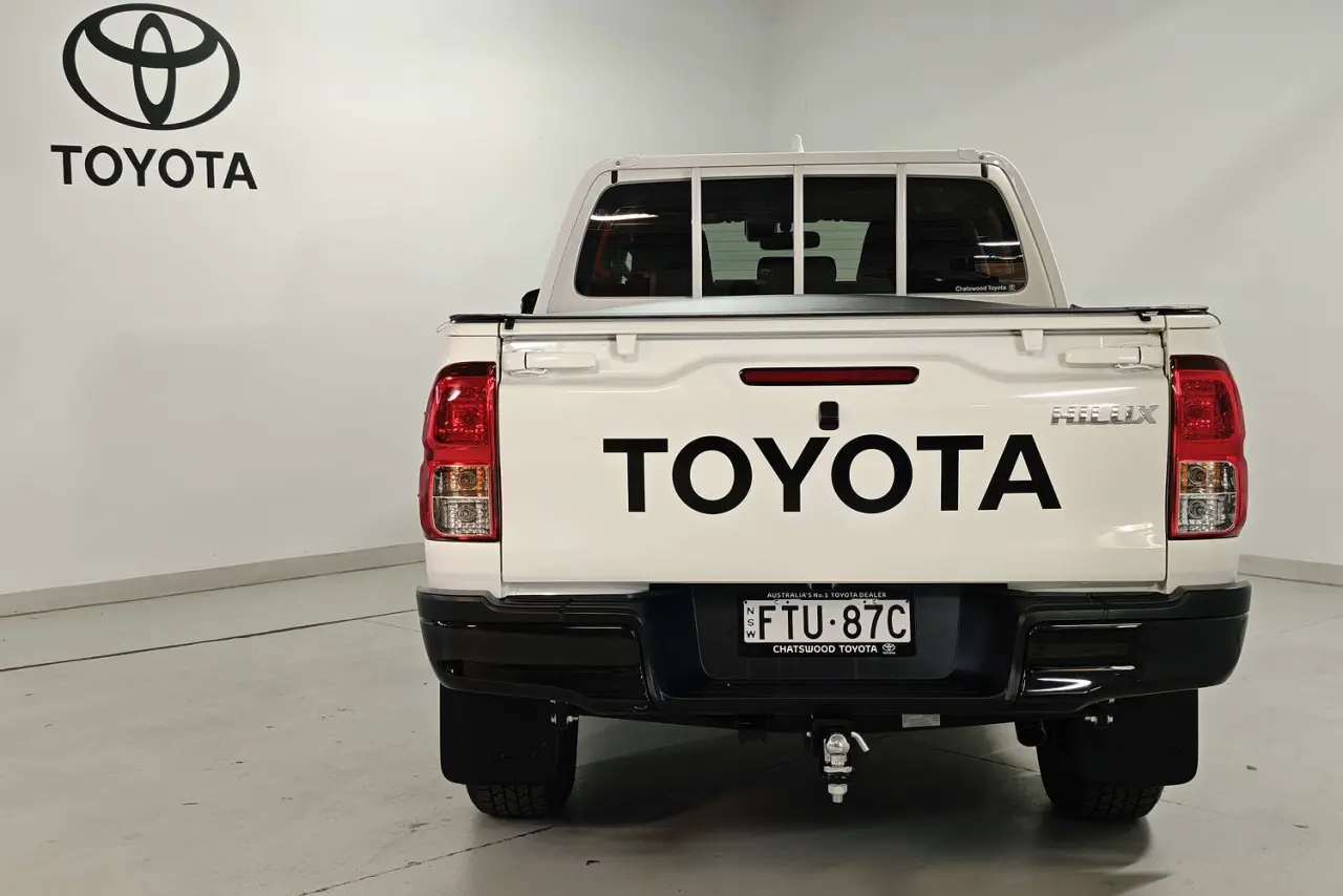 2024 Toyota Hilux Gallery Image 7