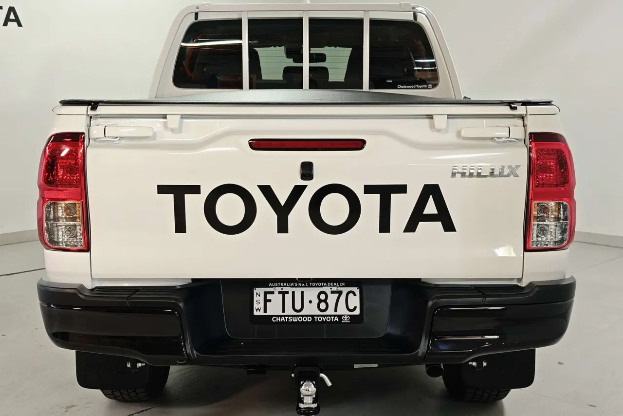 2024 Toyota Hilux Gallery Image 8