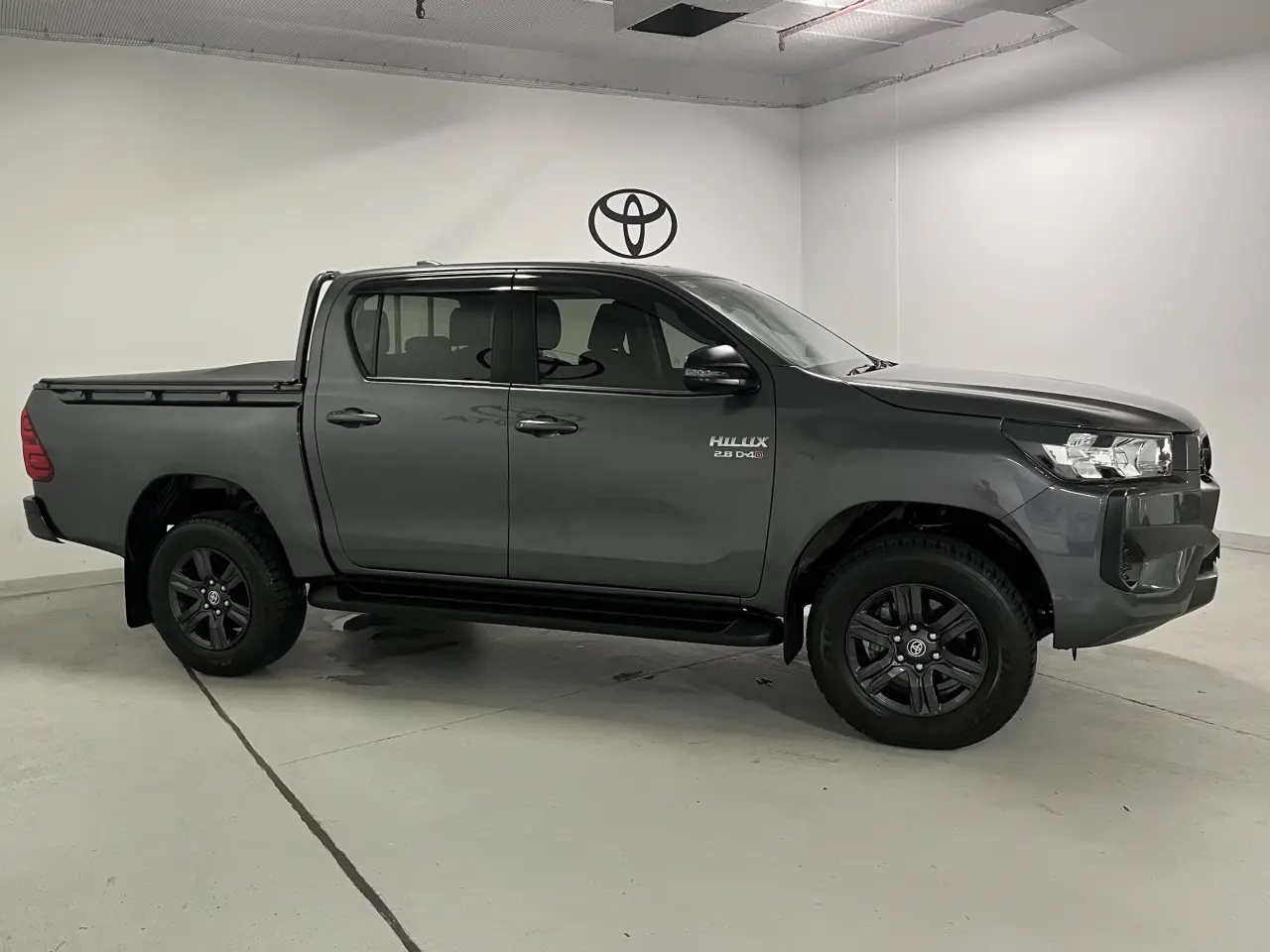 2024 Toyota Hilux Gallery Image 4