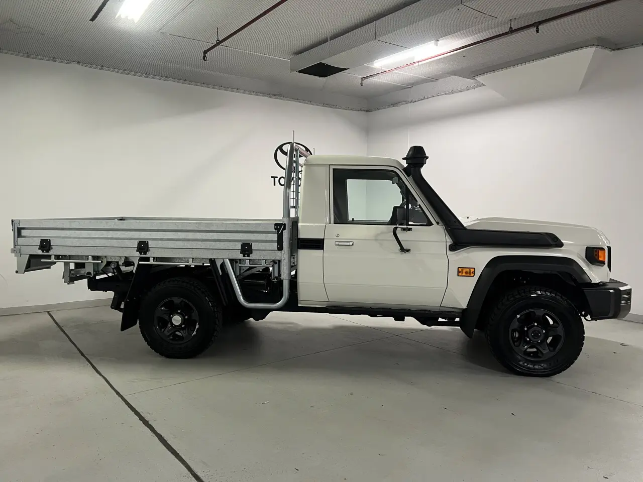 2024 TOYOTA LC MILITARY Gallery Image 4
