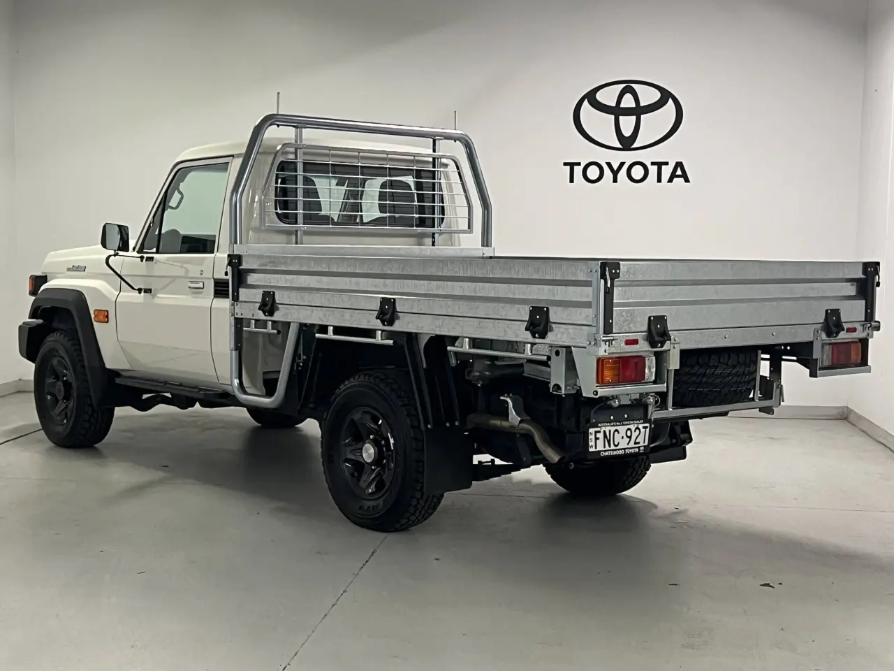 2024 TOYOTA LC MILITARY Gallery Image 8