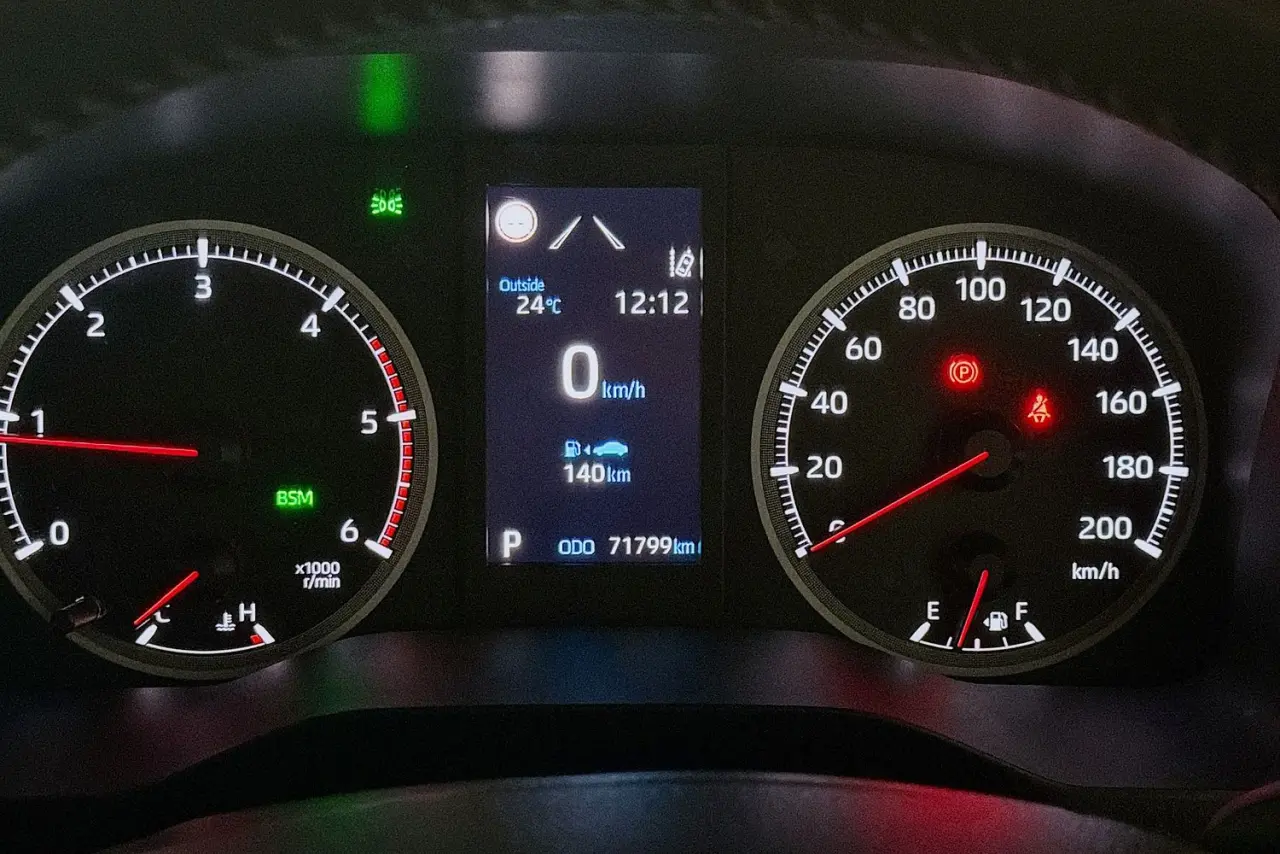 2024 Toyota Hiace Gallery Image 21