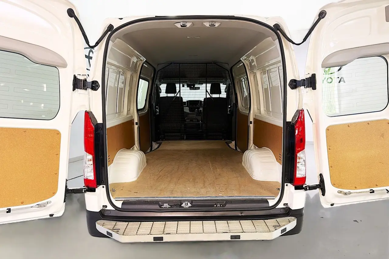 2024 Toyota Hiace Gallery Image 26