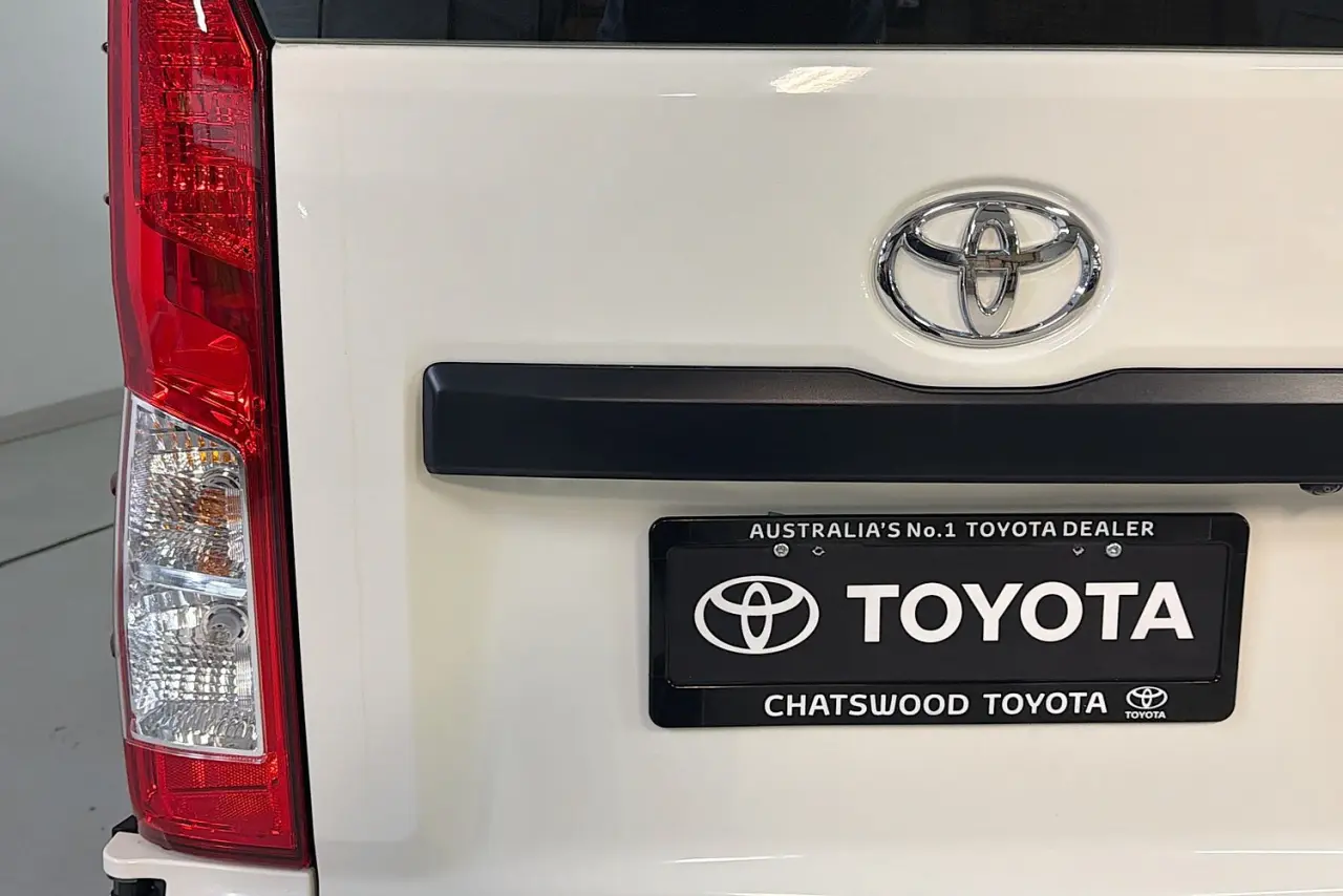 2024 Toyota Hiace Gallery Image 8