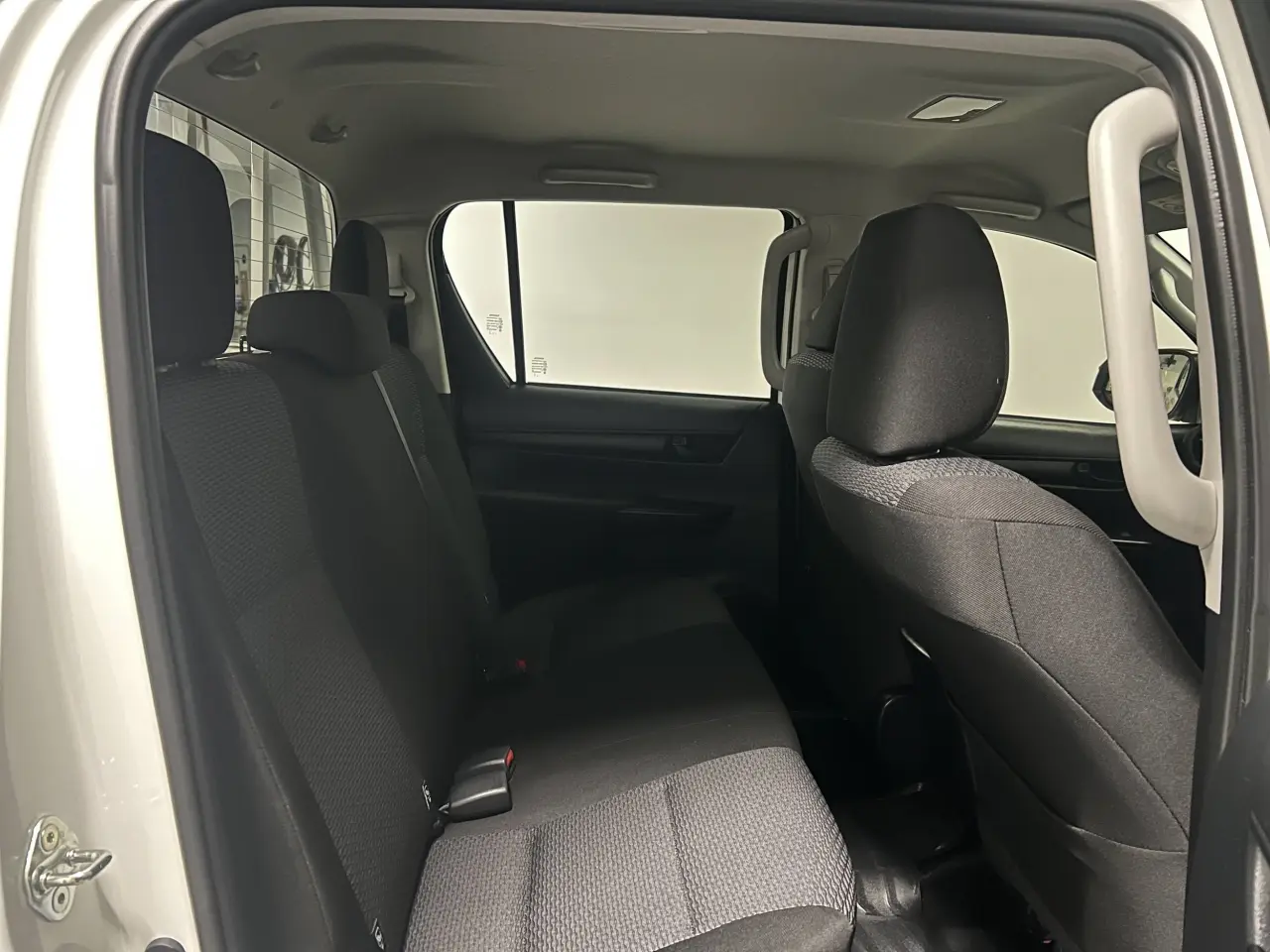 2024 TOYOTA HILUX Gallery Image 11