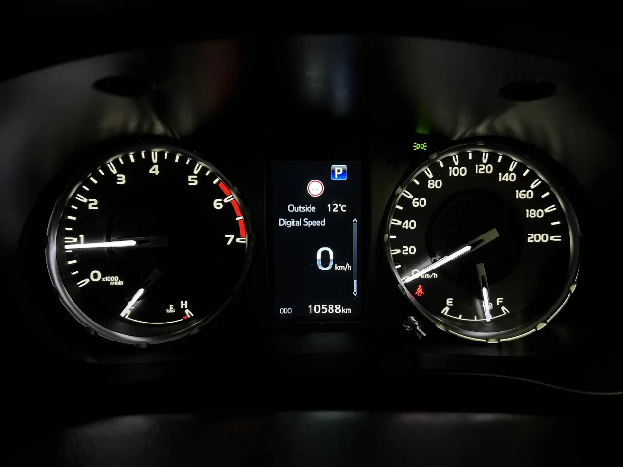 2024 TOYOTA HILUX Gallery Image 17