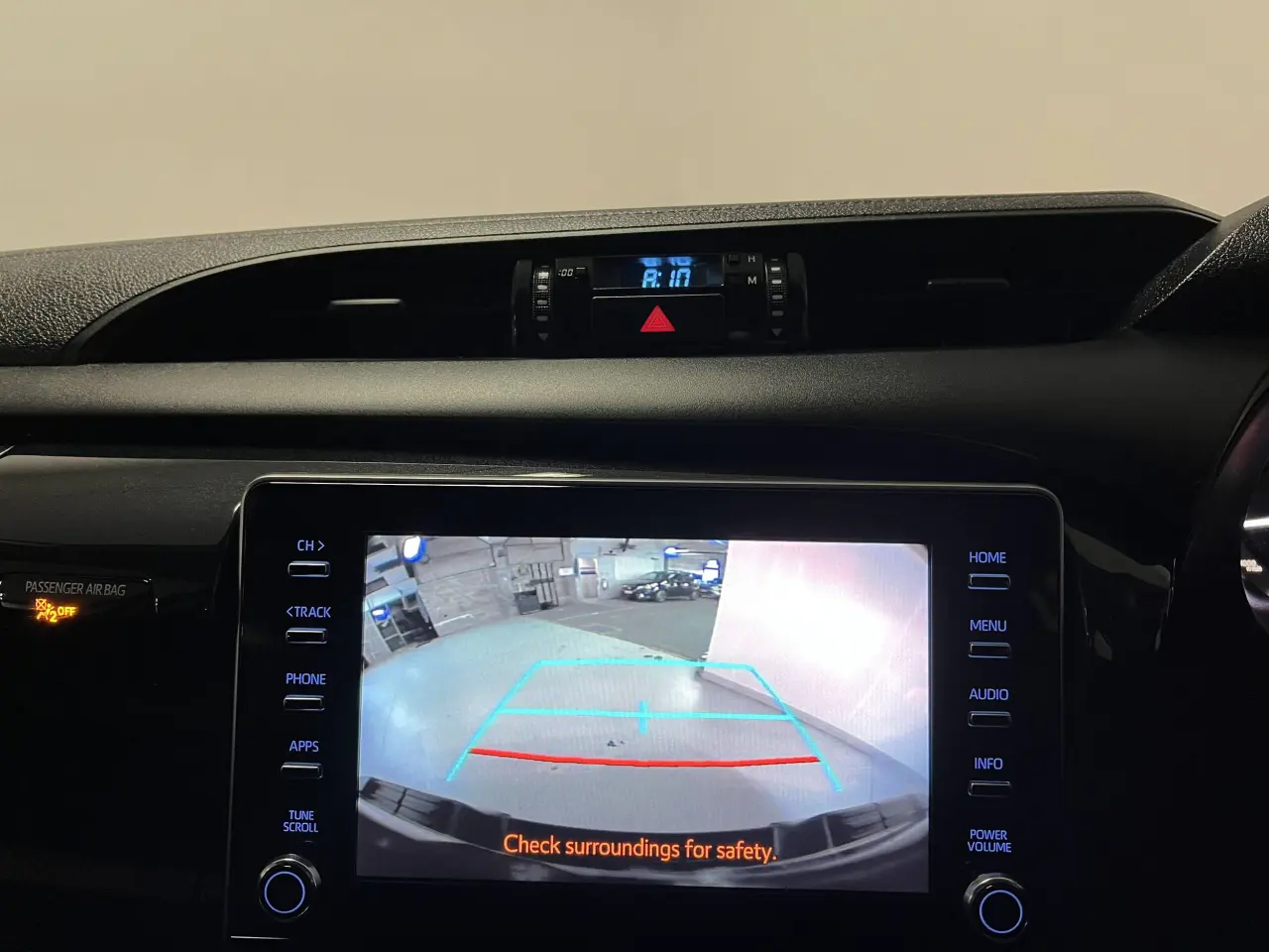 2024 TOYOTA HILUX Gallery Image 18