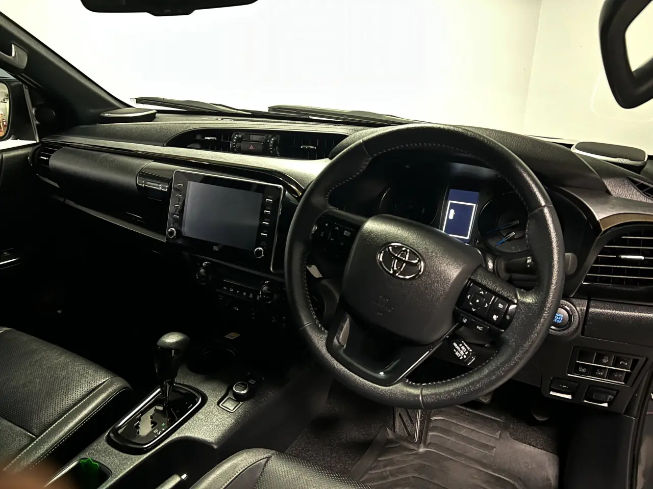 2024 TOYOTA HILUX Gallery Image 10