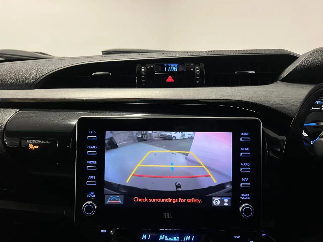 2024 TOYOTA HILUX Gallery Image 19