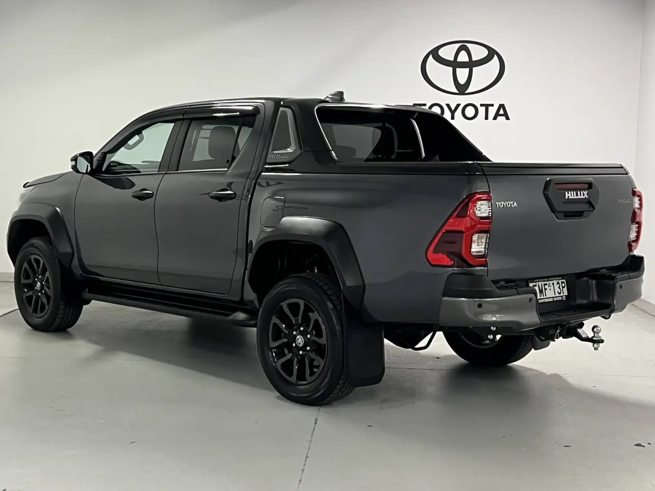 2024 TOYOTA HILUX Gallery Image 8