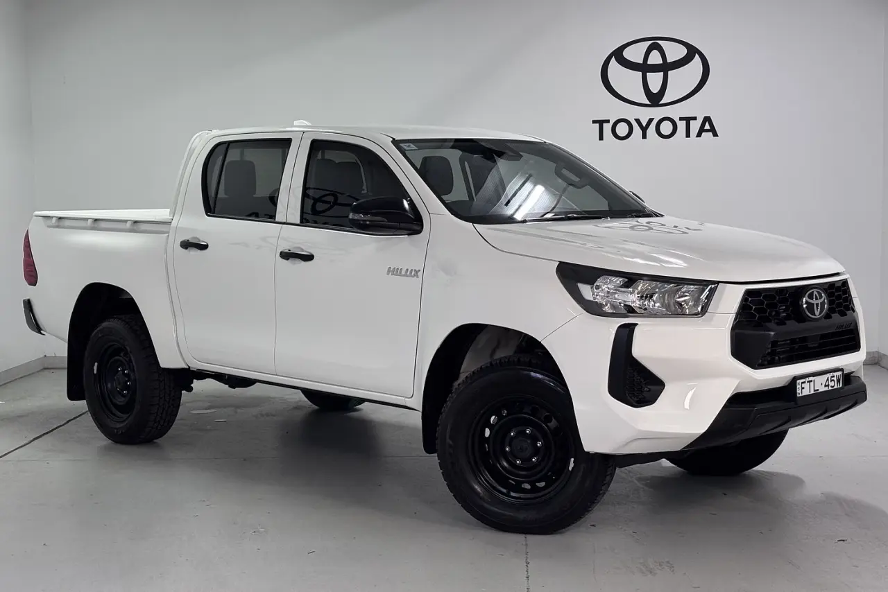 2025 Toyota Hilux Gallery Image 1