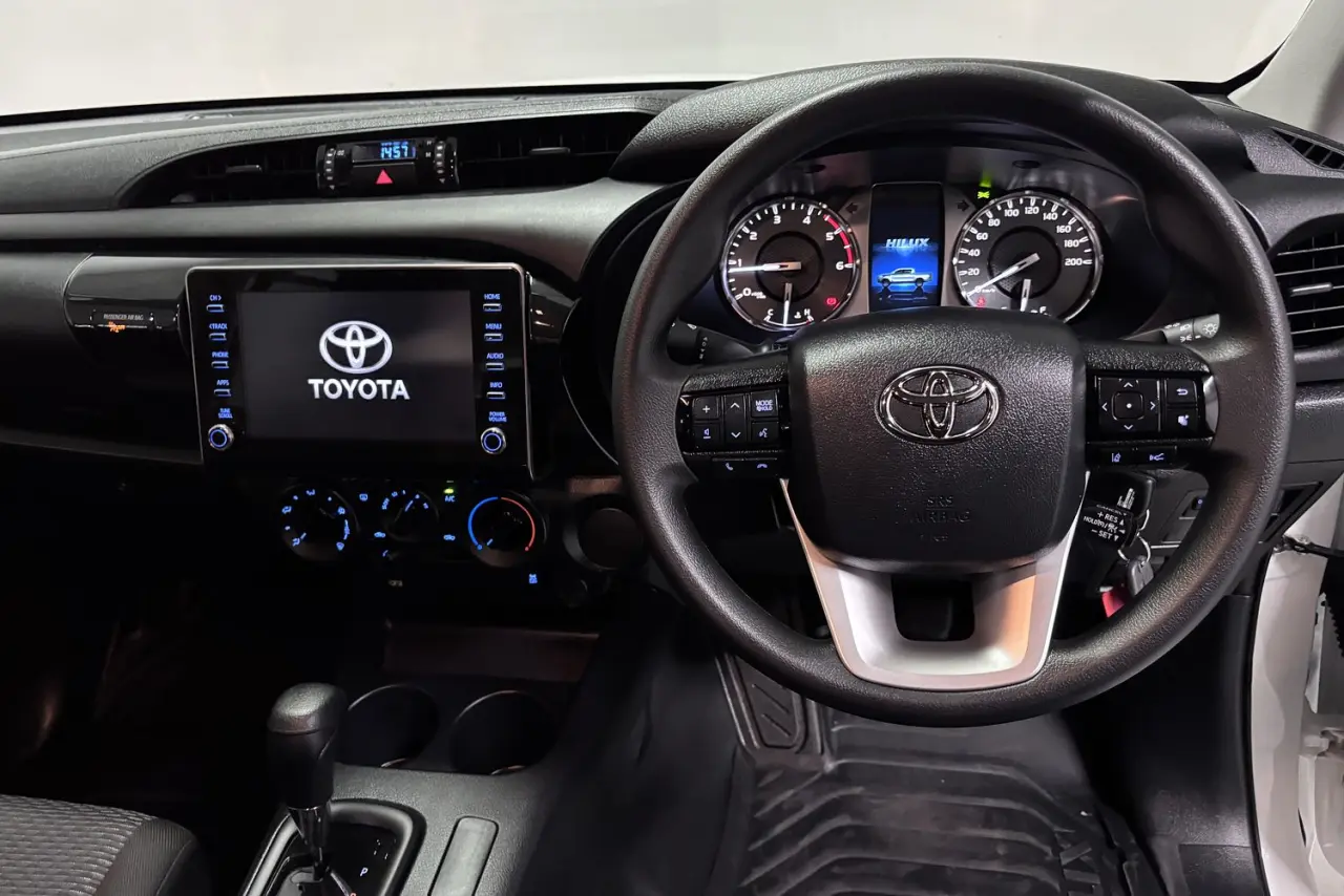 2025 Toyota Hilux Gallery Image 18