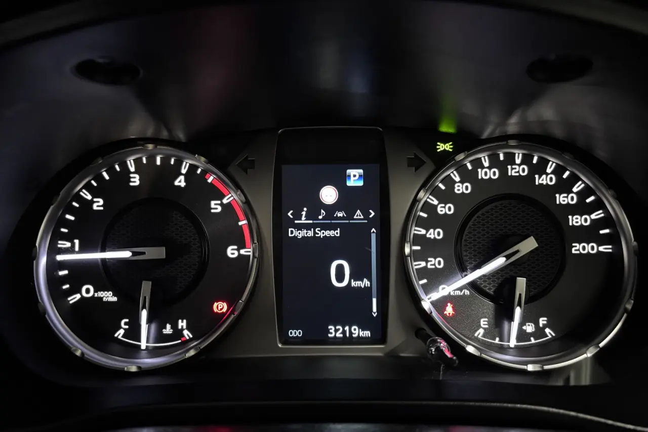 2025 Toyota Hilux Gallery Image 21