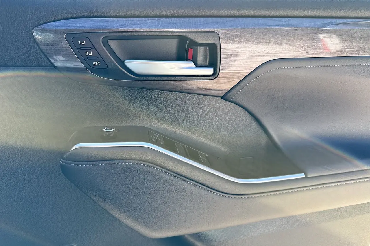2025 Toyota Kluger Gallery Image 24