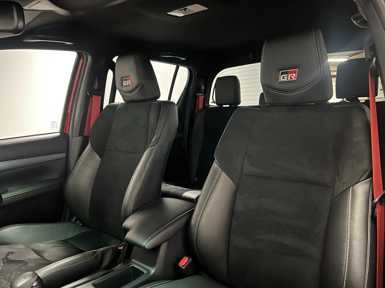 2024 TOYOTA HILUX Gallery Image 16