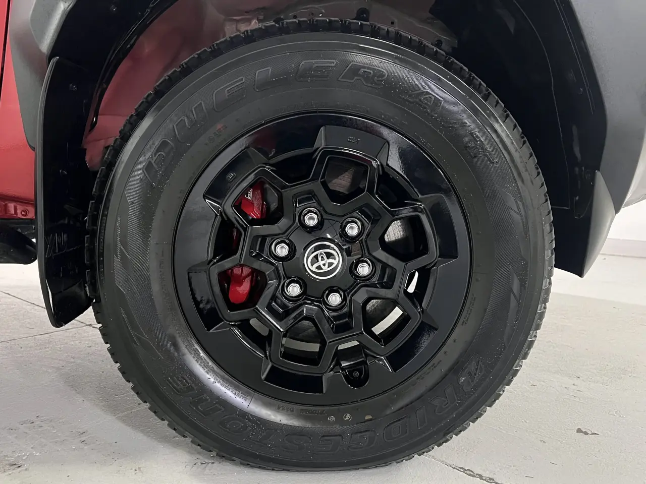 2024 TOYOTA HILUX Gallery Image 5