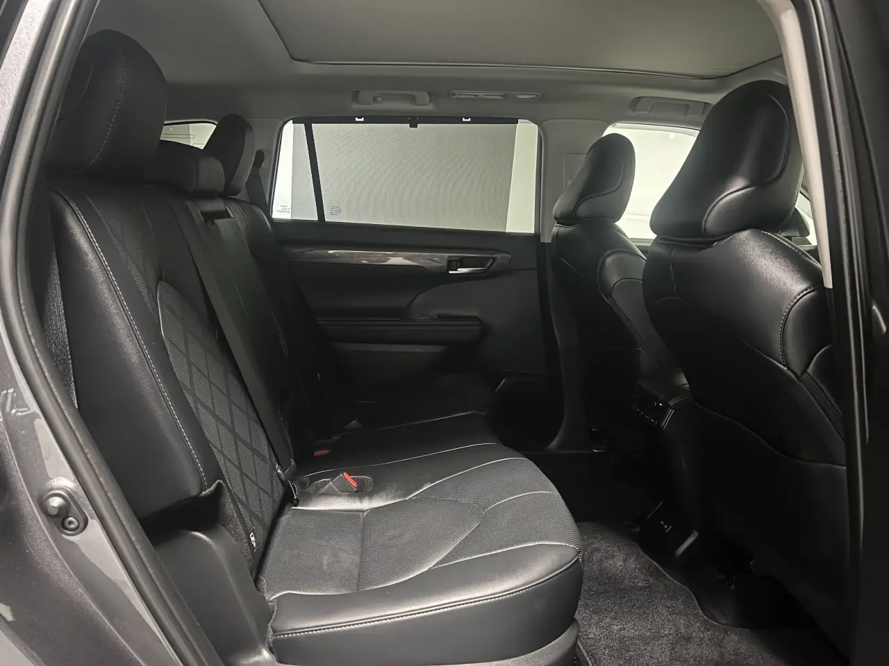 2024 TOYOTA KLUGER HYBRID Gallery Image 11