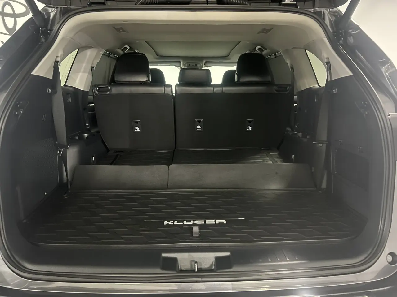 2024 TOYOTA KLUGER HYBRID Gallery Image 12