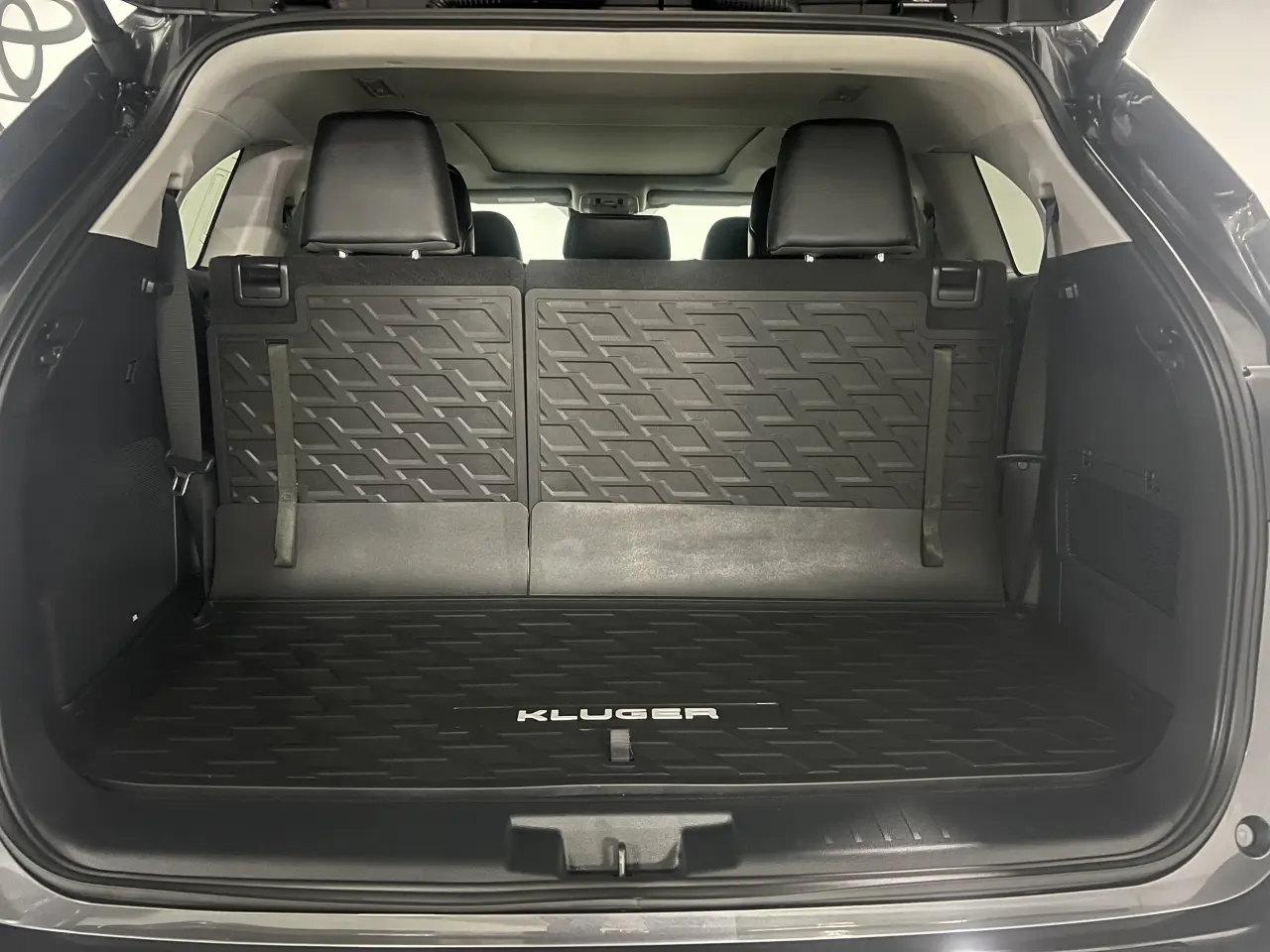 2024 TOYOTA KLUGER HYBRID Gallery Image 13