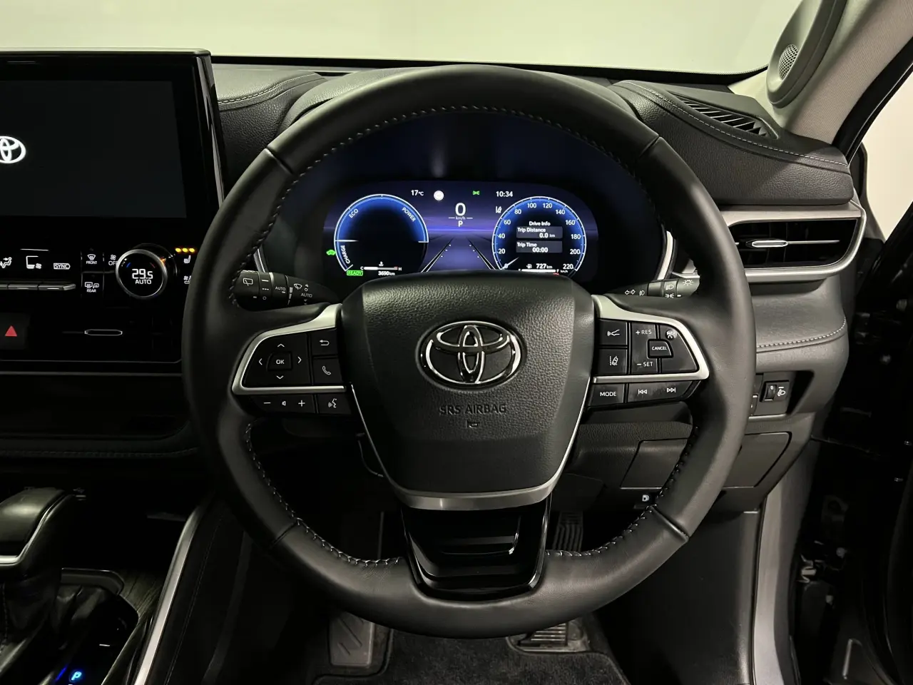 2024 TOYOTA KLUGER HYBRID Gallery Image 17