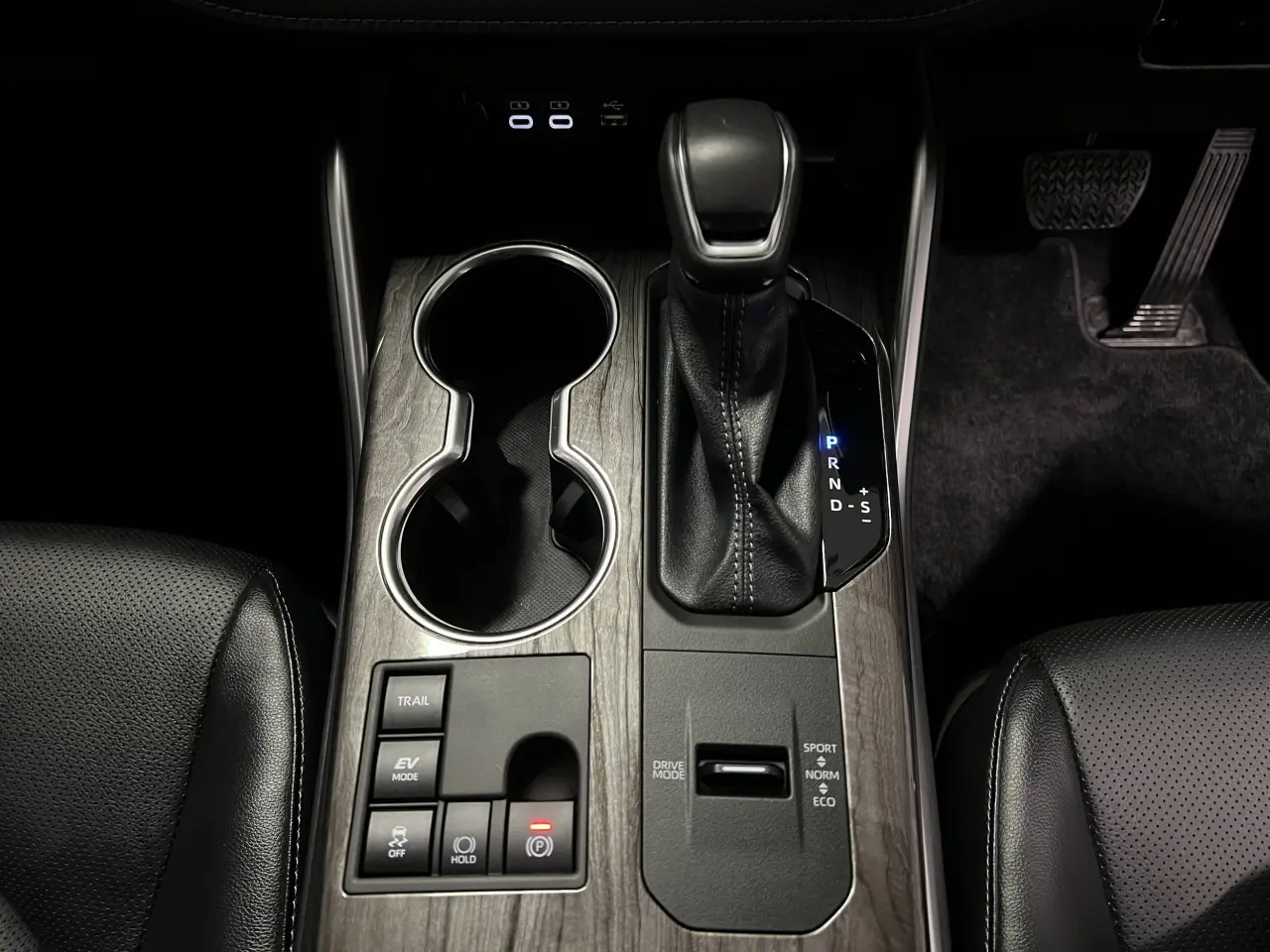 2024 TOYOTA KLUGER HYBRID Gallery Image 20