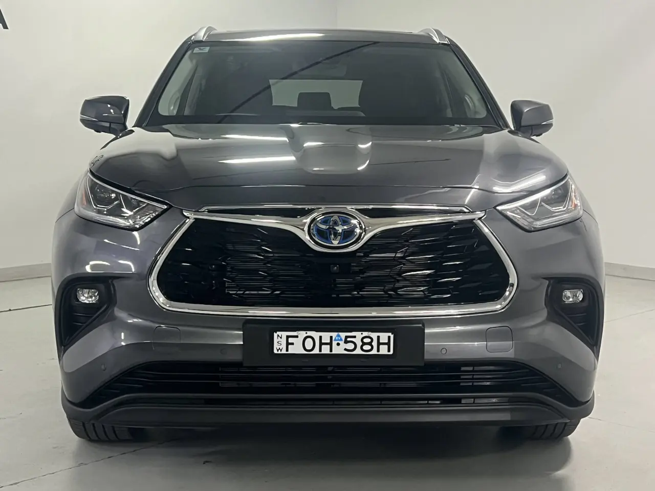 2024 TOYOTA KLUGER HYBRID Gallery Image 3