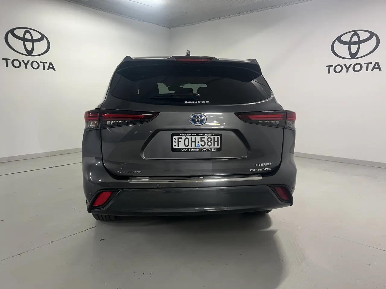 2024 TOYOTA KLUGER HYBRID Gallery Image 6