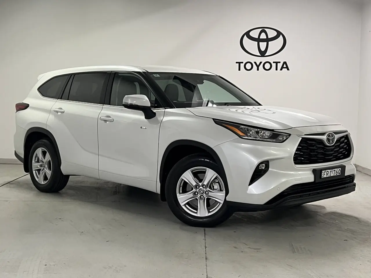 2024 TOYOTA KLUGER HYBRID Gallery Image 1