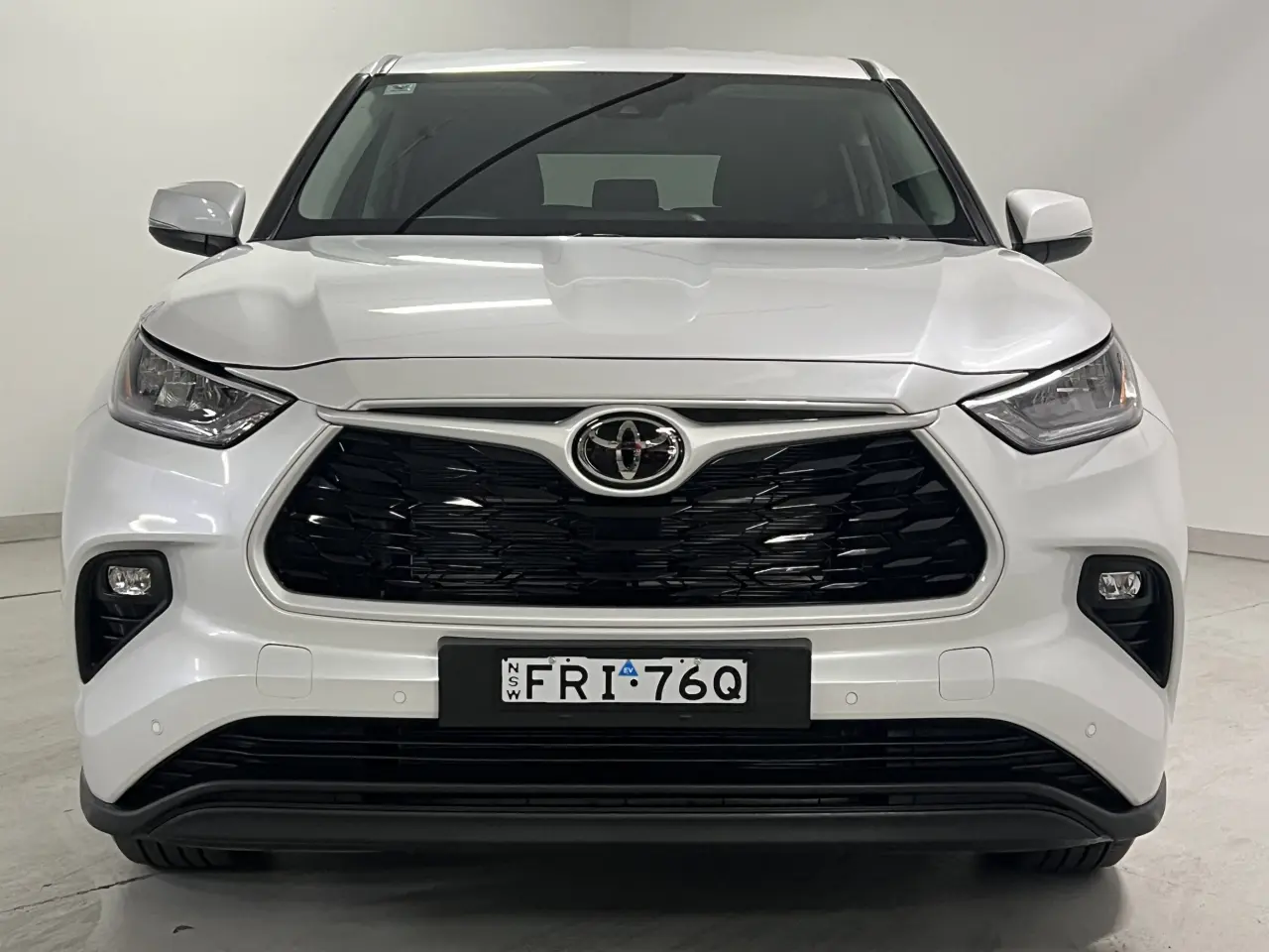 2024 TOYOTA KLUGER HYBRID Gallery Image 3