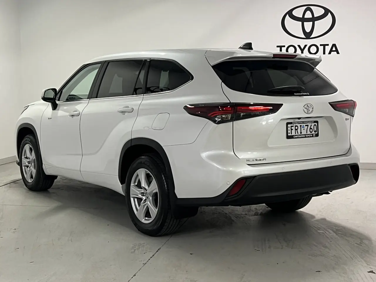 2024 TOYOTA KLUGER HYBRID Gallery Image 8