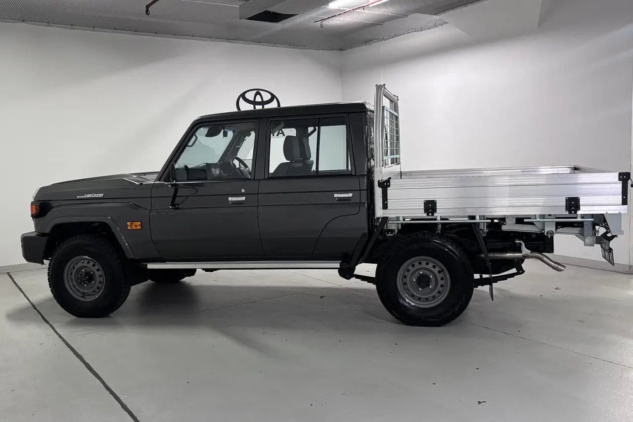 2024 Toyota Landcruiser Gallery Image 9