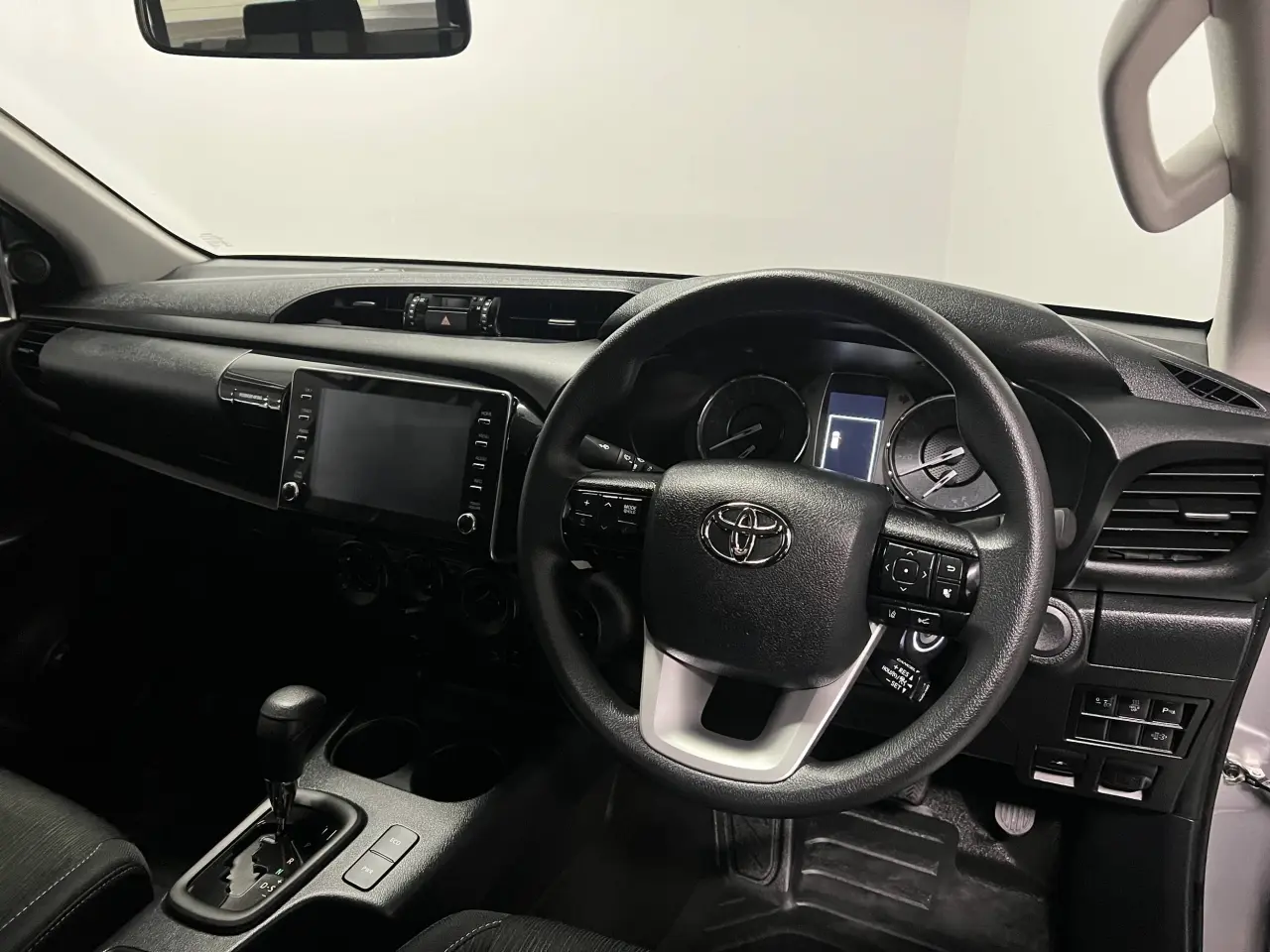 2024 TOYOTA HILUX Gallery Image 10