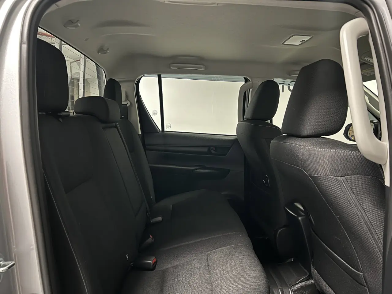 2024 TOYOTA HILUX Gallery Image 11