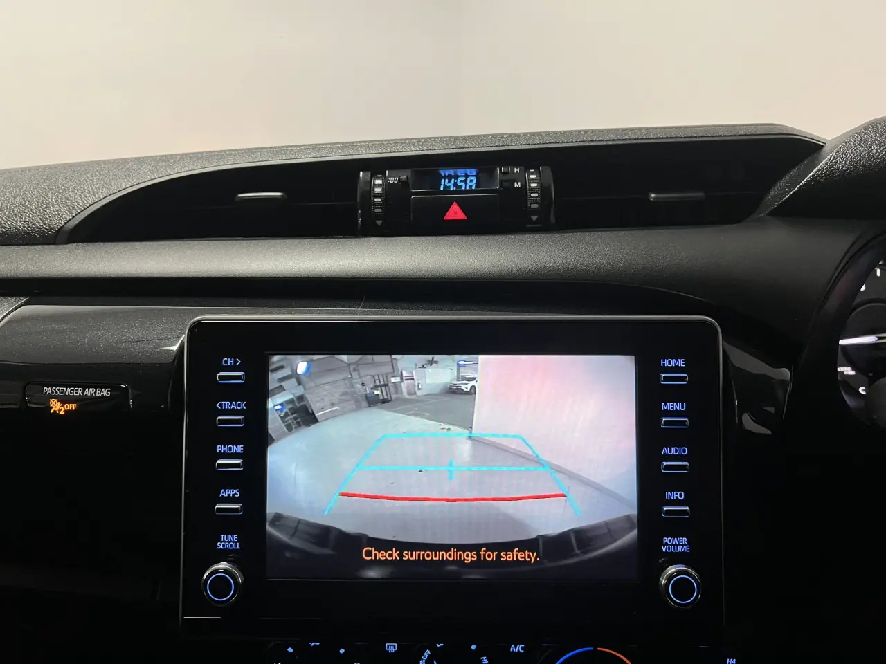 2024 TOYOTA HILUX Gallery Image 18