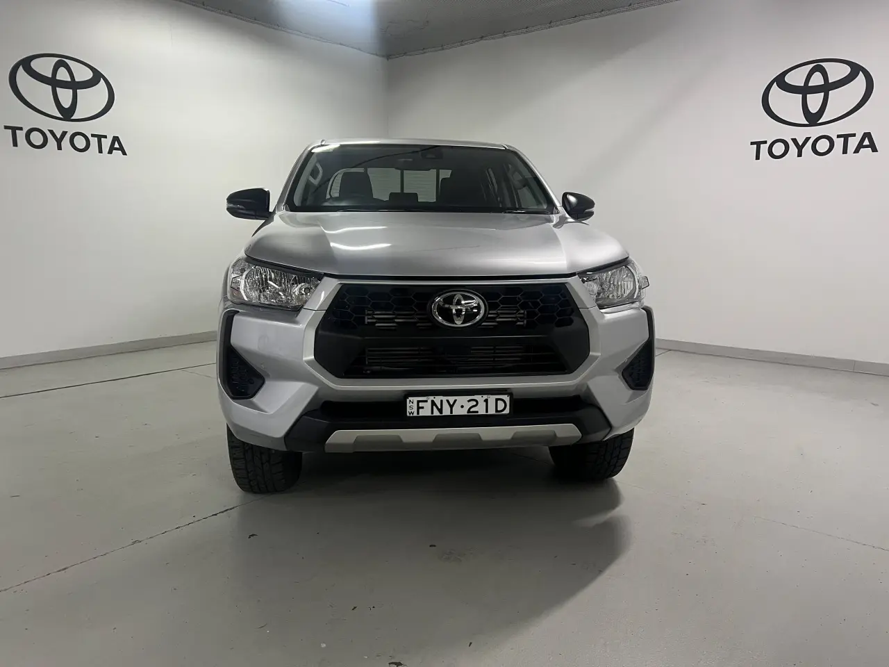 2024 TOYOTA HILUX Gallery Image 2