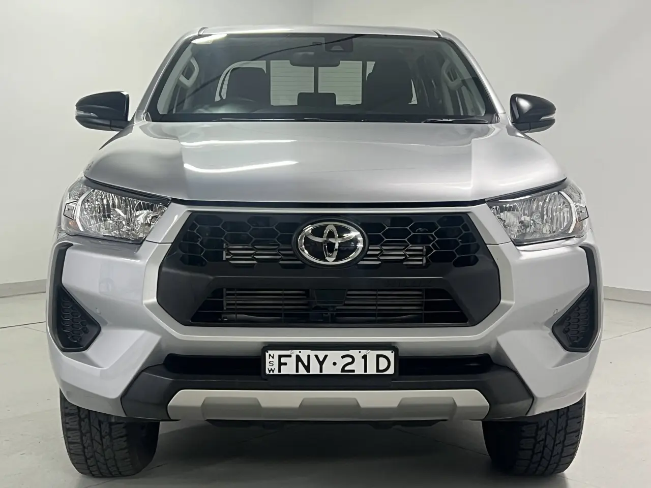 2024 TOYOTA HILUX Gallery Image 3