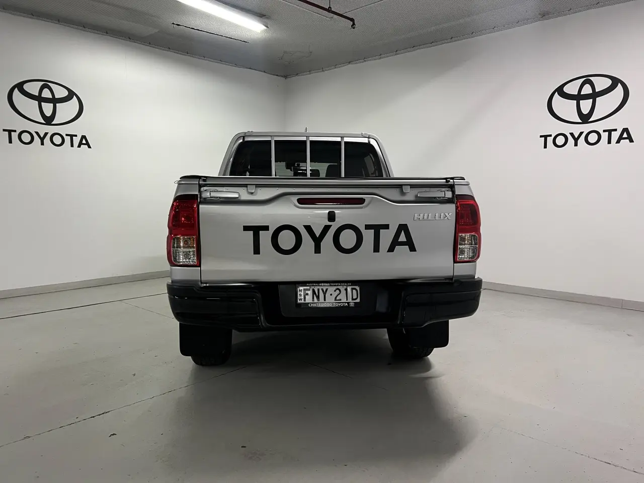 2024 TOYOTA HILUX Gallery Image 6