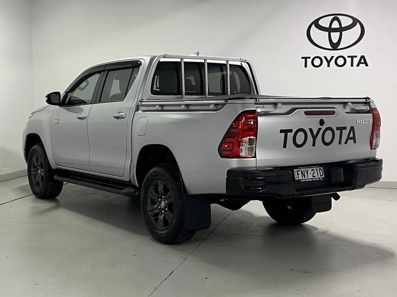 2024 TOYOTA HILUX Gallery Image 8