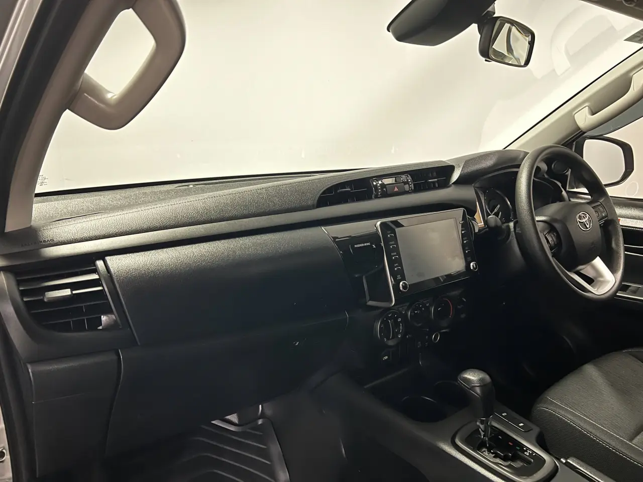 2024 TOYOTA HILUX Gallery Image 14