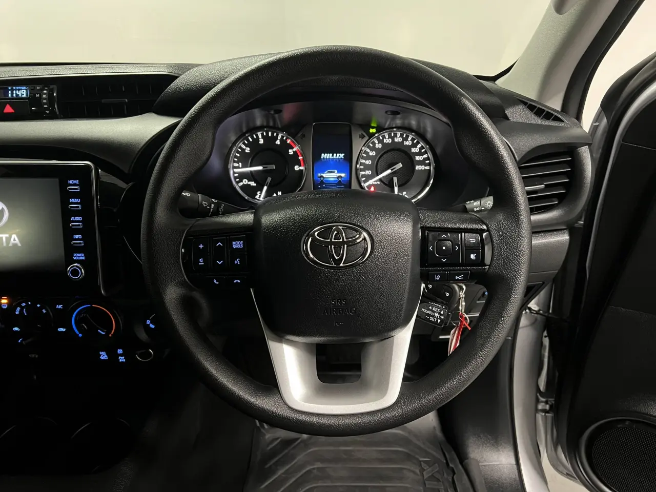 2024 TOYOTA HILUX Gallery Image 16