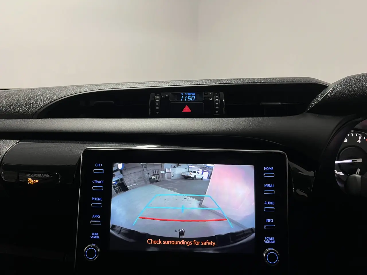 2024 TOYOTA HILUX Gallery Image 18