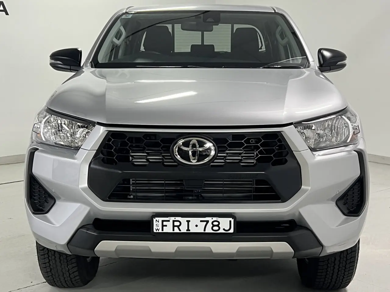 2024 TOYOTA HILUX Gallery Image 3