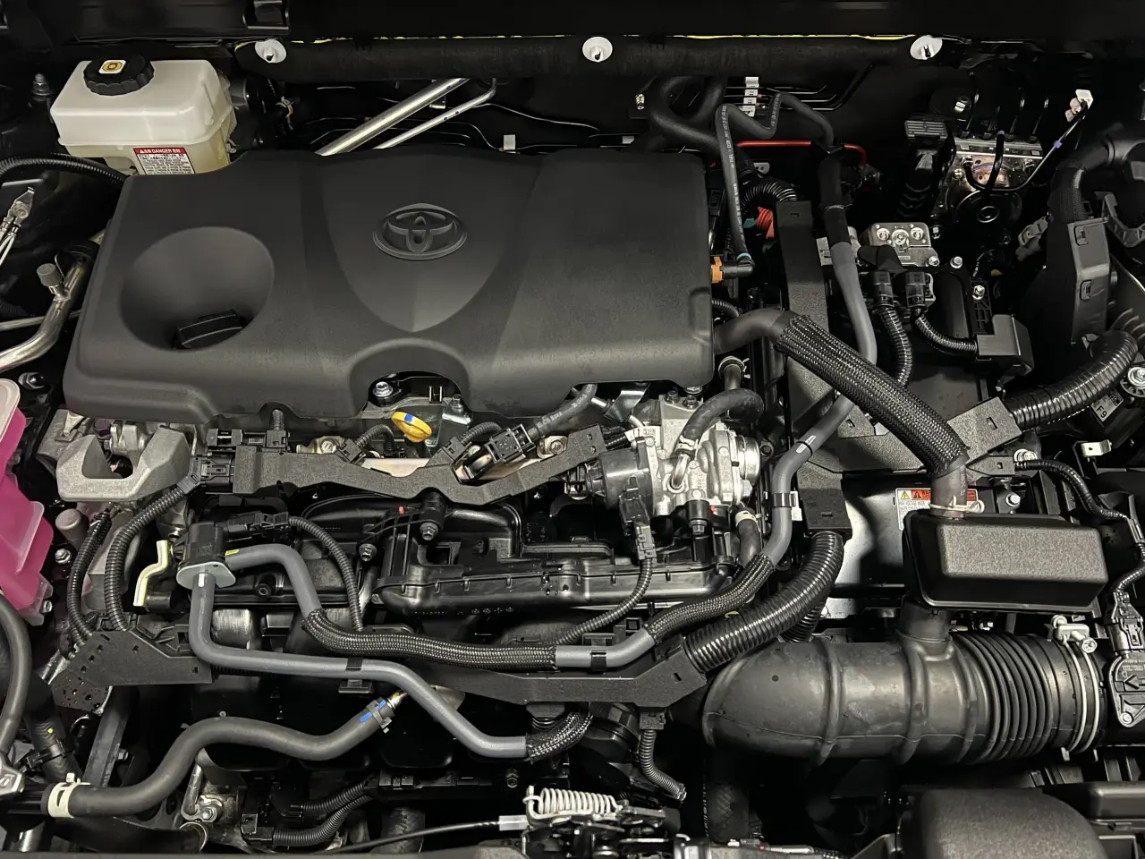 2024 TOYOTA RAV4 HYBRID Gallery Image 21