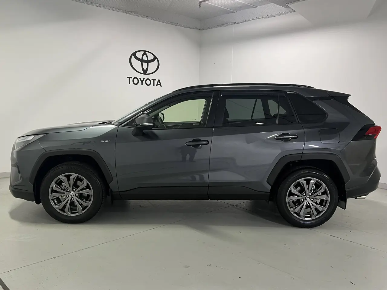 2024 TOYOTA RAV4 HYBRID Gallery Image 9