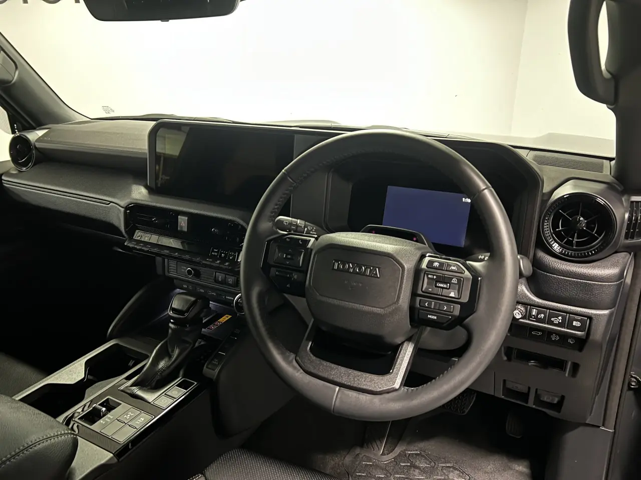 2024 TOYOTA PRADO Gallery Image 10